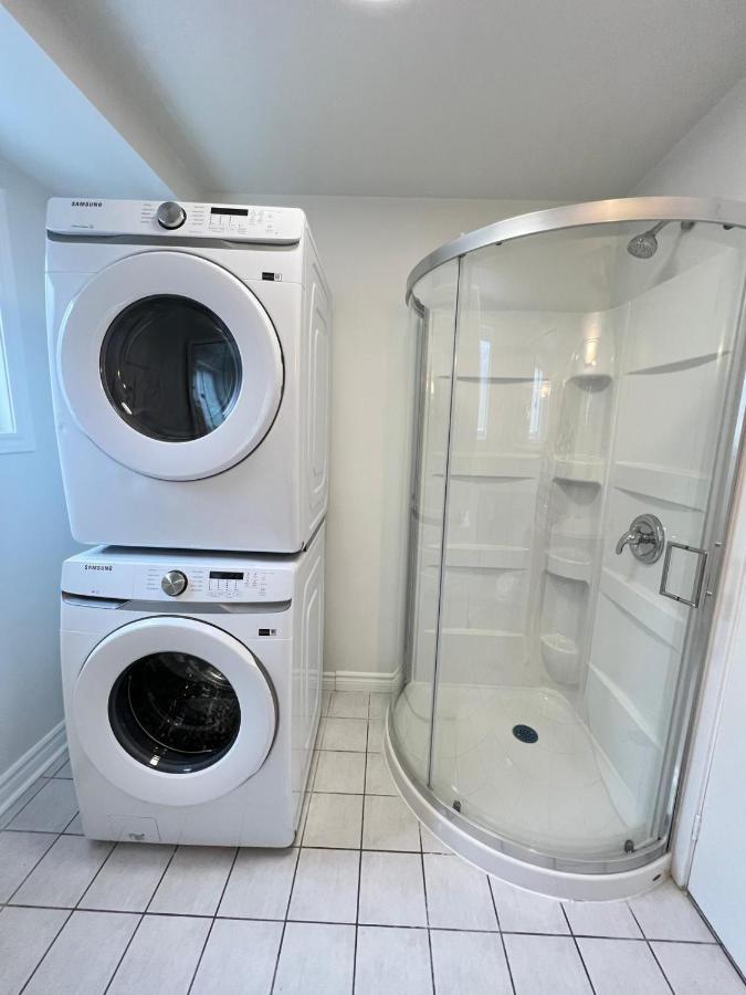 Letitia Heights !B Spacious And Quiet Private Bedroom With Shared Bathroom Barrie Exteriör bild