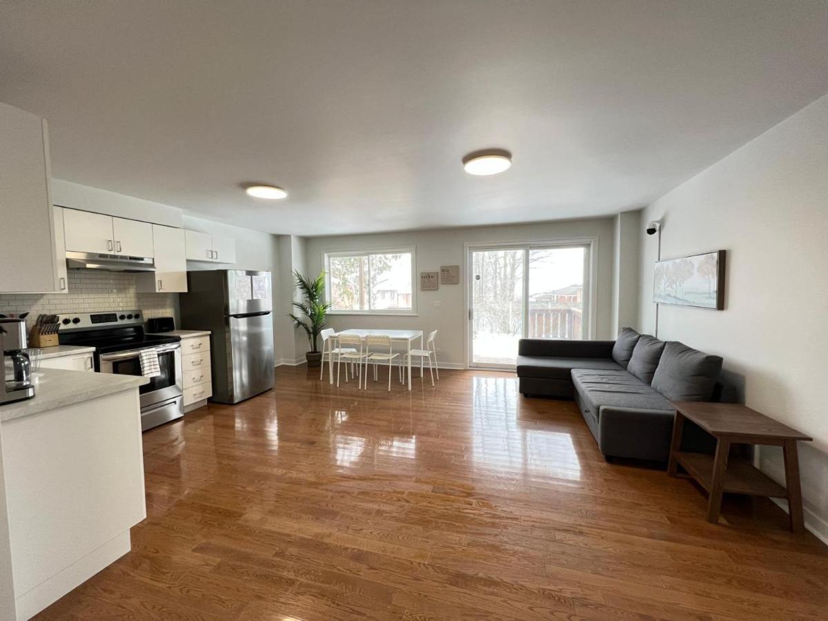 Letitia Heights !B Spacious And Quiet Private Bedroom With Shared Bathroom Barrie Exteriör bild