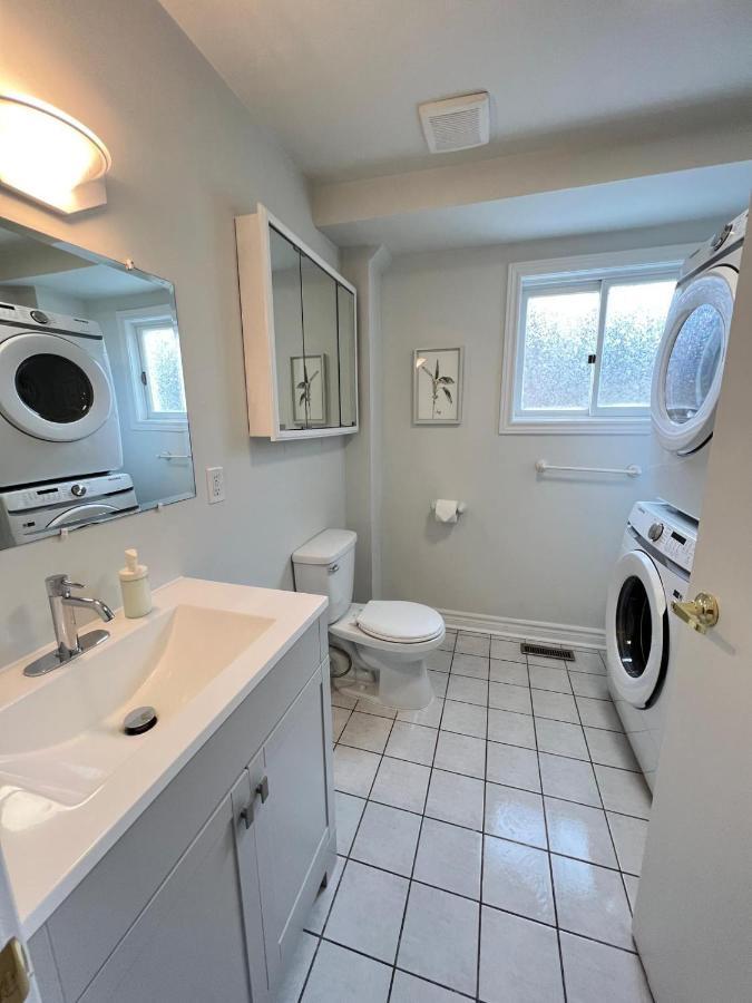 Letitia Heights !B Spacious And Quiet Private Bedroom With Shared Bathroom Barrie Exteriör bild
